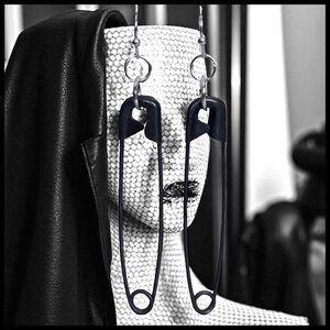 5 For $25💫Long Punk Rock Black Safety Pin Earrings